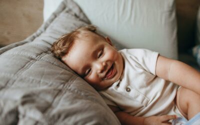 Comprendre les pleurs de bébé : comment reconnaître ses besoins et répondre à ses pleurs