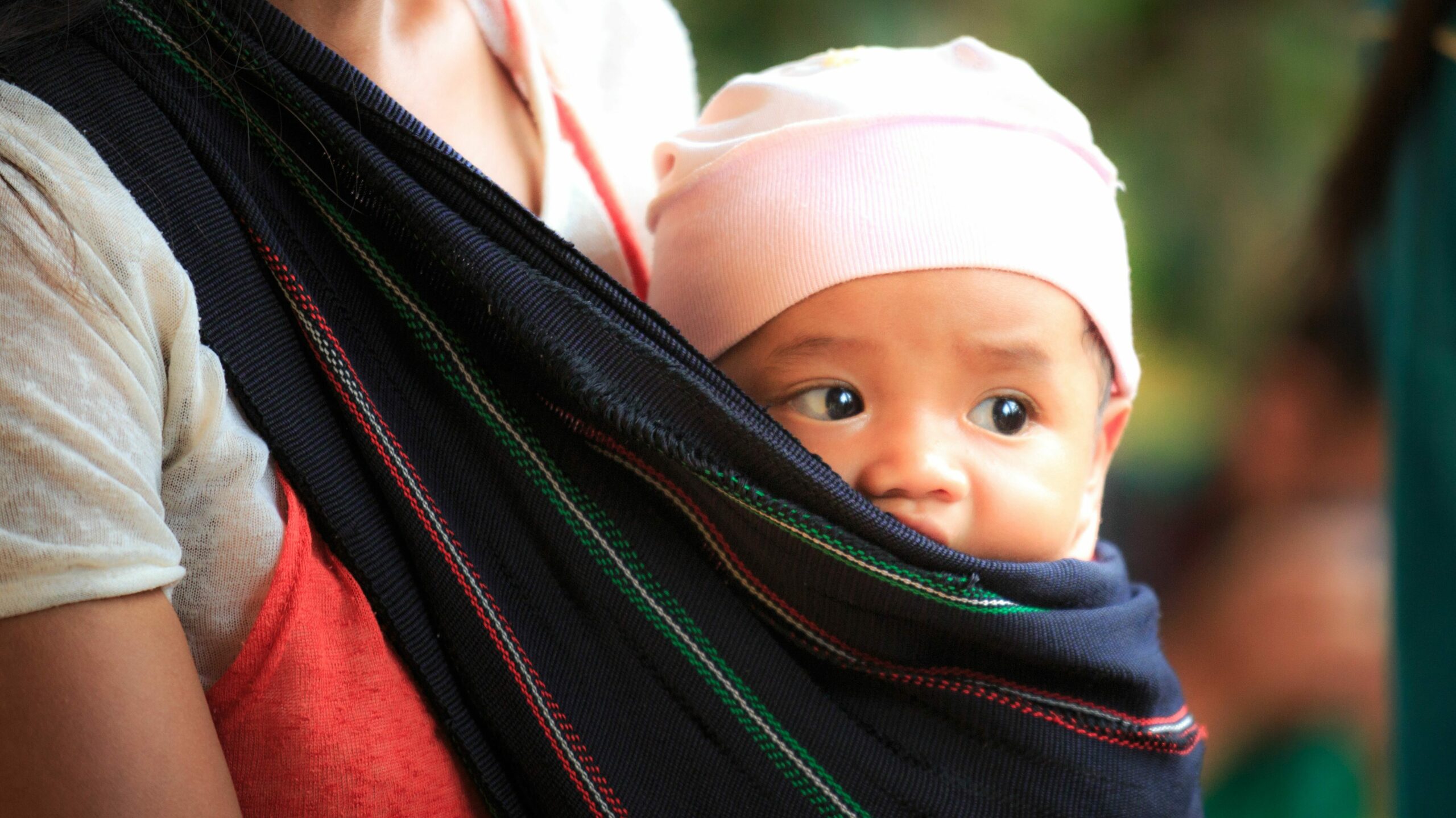 sommeil de bébé et portage