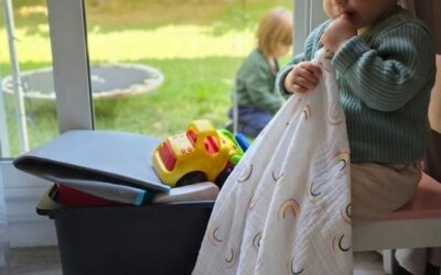 Quels vêtements bébé pour les vacances faut-il emporter ? La liste complète des indispensables